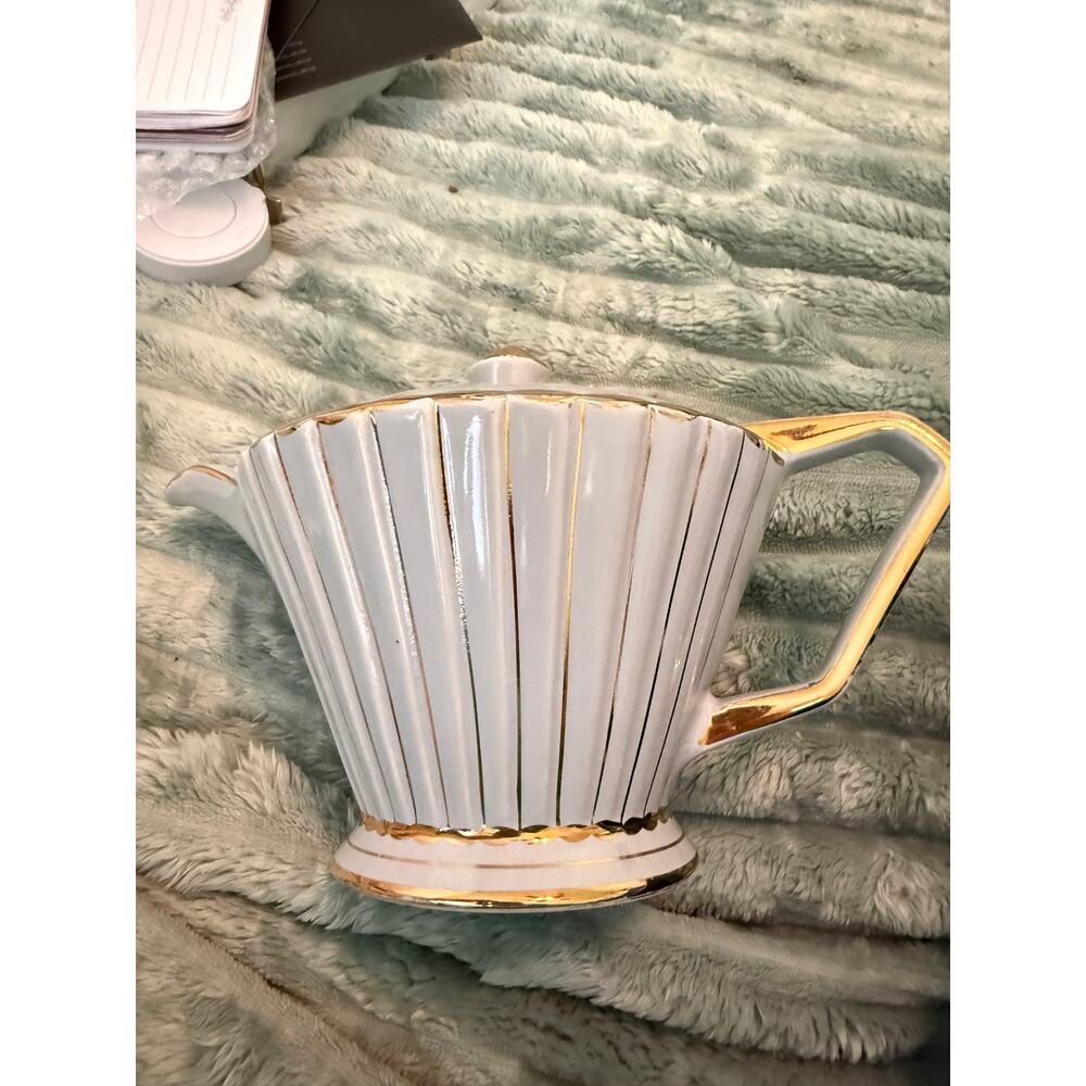 Vintage Art Deco Baby Blue Porcelain Teapot Gold Gilt Ribbed Lid Handle - Picture 8 of 8